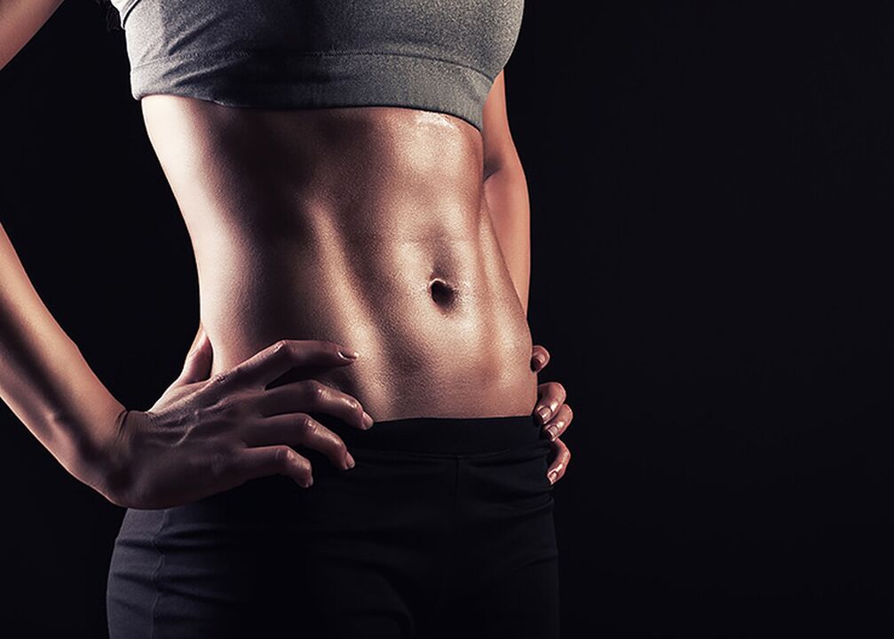 O talie subțire și un abdomen plat sunt rezultatul unui antrenament intens